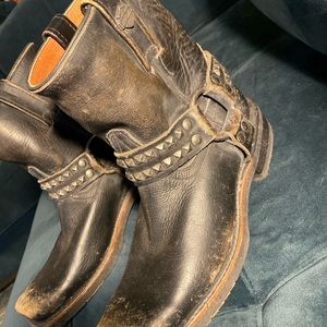 Harley Davidson 8M distressed boots